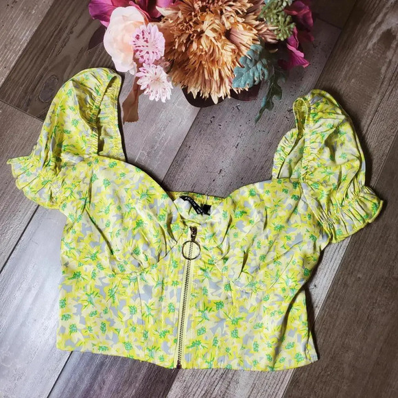 SHEIN Babydoll Yellow Floral Crop Top Women's Size XS NWOT - Picture 1 of 10